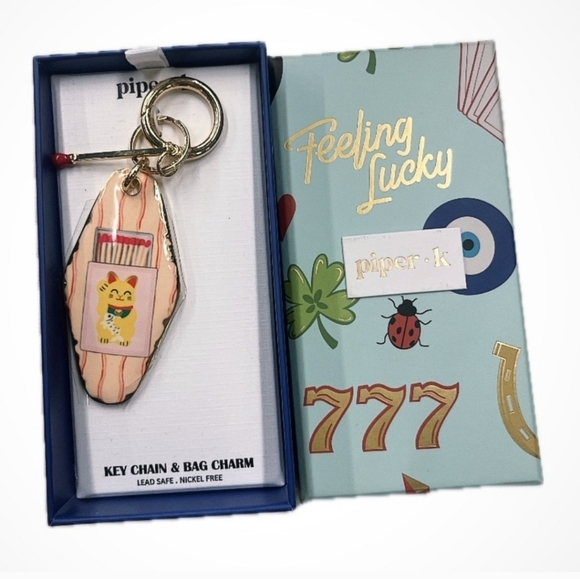 🐱🔹️Piper K🔹️ Matchbox with Maneki Neko Lucky Fortune Cat Keychain Bag Charm - Picture 1 of 5